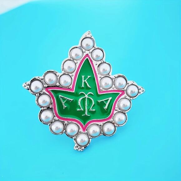 AKA Alpha Kappa Alpha Brooch with White Pearls - Picture 3 of 4
